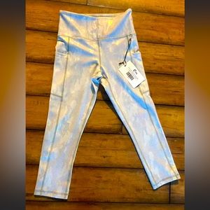 Zyia Silver Camo Metallic pocket light n tight capri